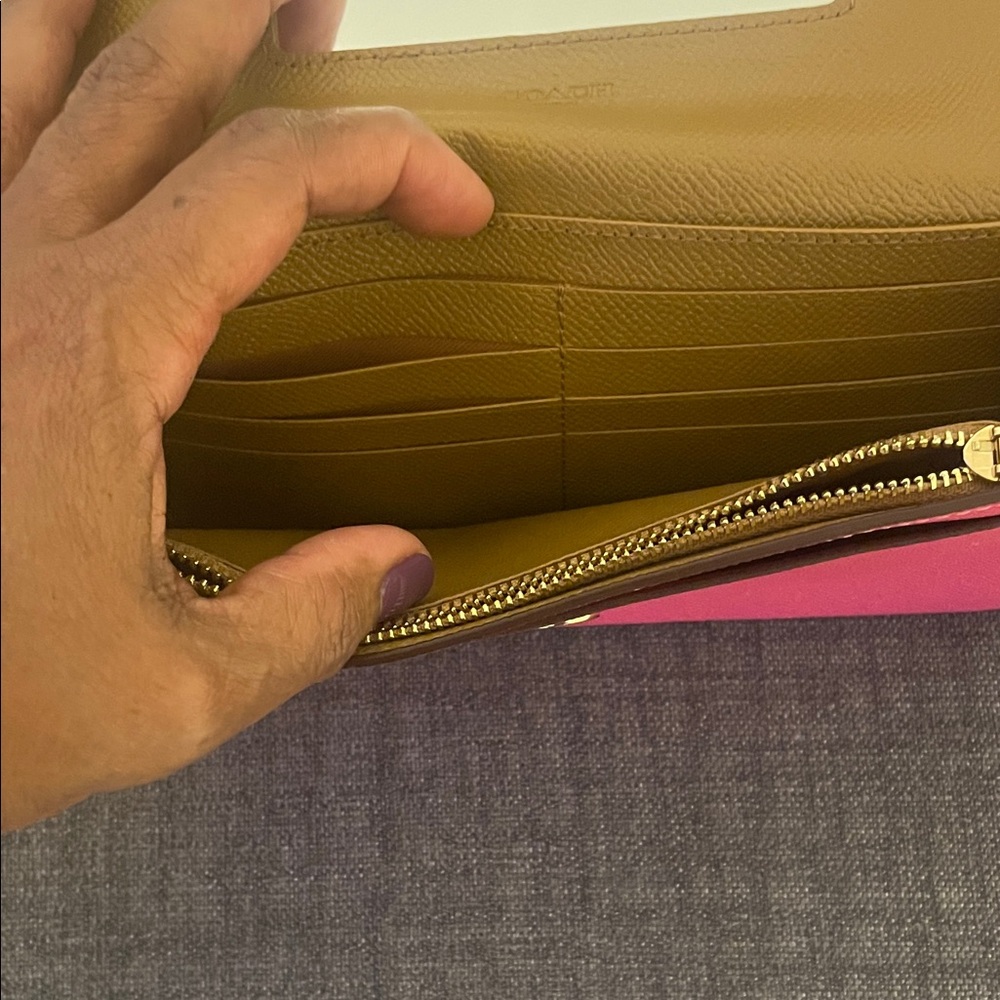 Coach Fuchsia Crossgrain Envelope Leather Crossbody/Wristlet - Picture 6 of 16